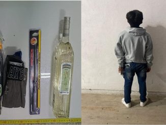 Policías Municipales de Aguascalientes detienen a una persona en una tienda de autoservicio por el delito de robo a comercio