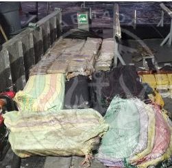 Armada de Ecuador decomisa unas dos toneladas de cocaína en buque que iba a México