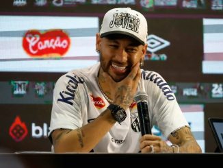 Neymar afirma que vuelve al Santos "renovado", "maduro" y con "sed de victorias"