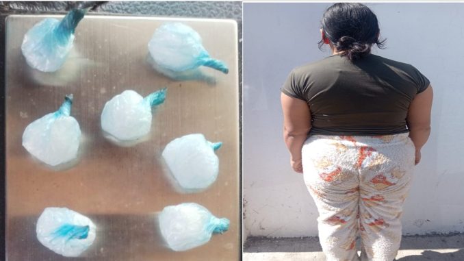 poder de varios envoltorios de piedra granulada con las características propias del cristal