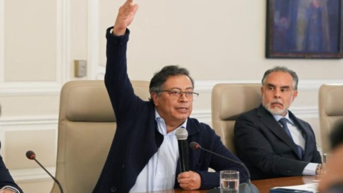 Petro pide renuncia a ministros de Colombia en medio de crisis en su gabinete