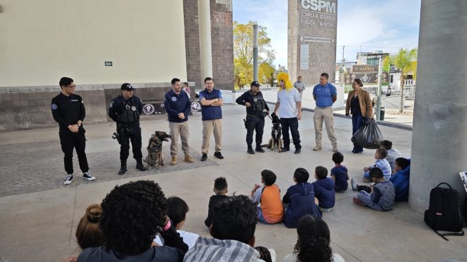 Niñas y niños refugiados en México conocen las instalaciones de la Policía Municipal de Aguascalientes