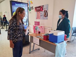 Instalan Punto de Vacunación contra Influenza y Neumococo en el CAM