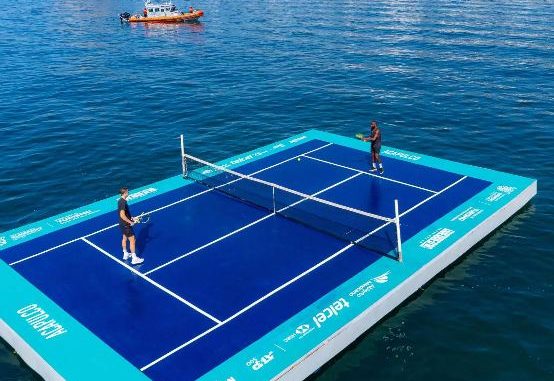 Pelotean Rune y Tiafoe en cancha flotante previo al Abierto Mexicano de Tenis