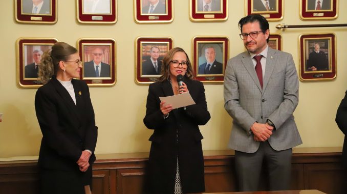 La Ing. Lilia Bertha Trespalacios Sosa rinde protesta como presidenta de la H. Junta de Gobierno de la UAA