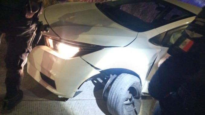 Policías Viales de Aguascalientes atienden el reporte de accidente que se registró sobre la Avenida José María Escriva de Balaguer