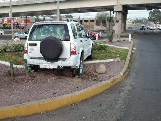 Policías Viales de Aguascalientes atendieron el reporte de un choque contra objeto fijo