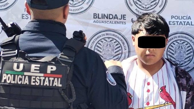 Detienen a una persona por posesión de droga
