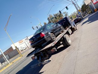 Aseguran vehículo con placas sobrepuestas