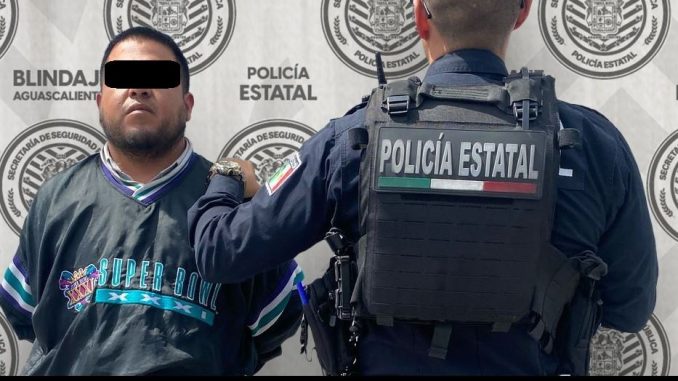 Detienen a sujeto por posesión de bolsas con droga