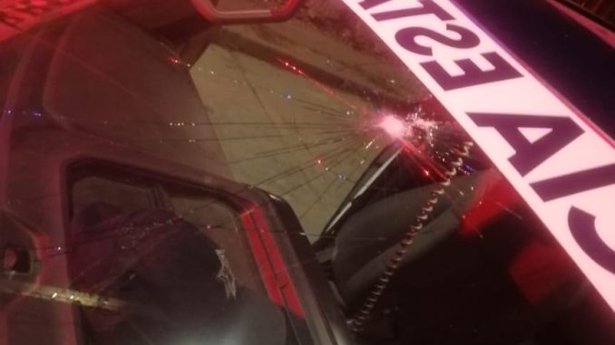 Detienen a dos menores por daños a unidad de Policía Estatal