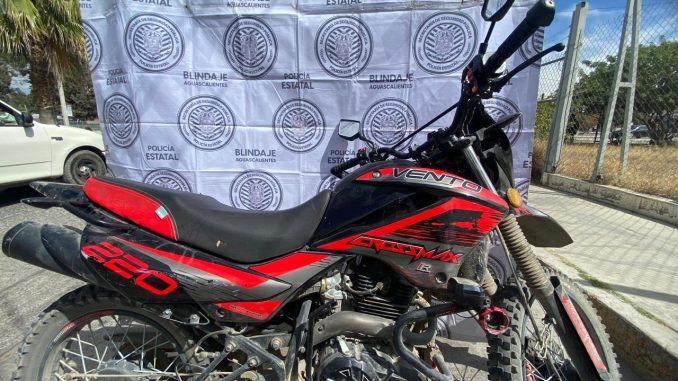 Aseguran motocicleta con alteraciones en su número de serie