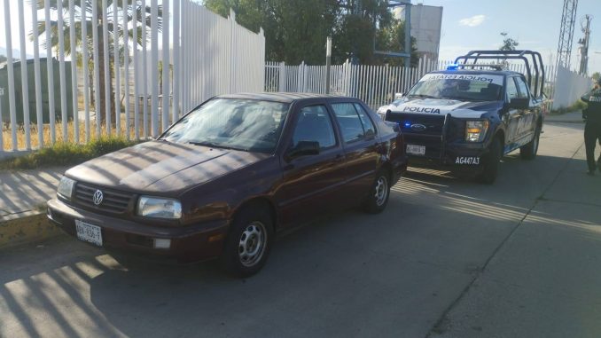 Aseguran un vehículo con reporte de robo