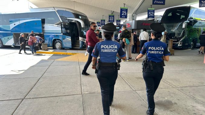 Fortalecen elementos de la Policía Turística seguridad en la Central Camionera
