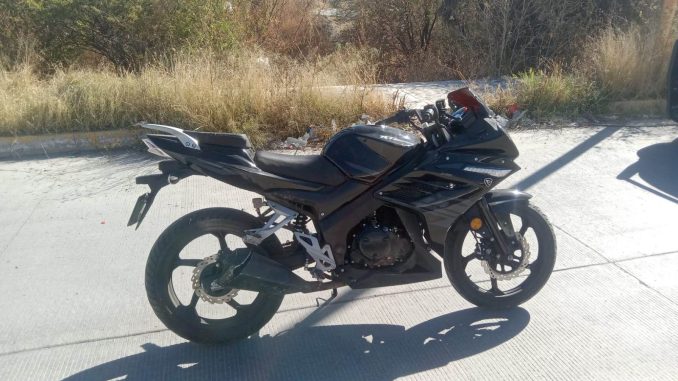 Policías de la SSPM de Aguascalientes localizan y recuperan un vehículo con reporte de robo, en Valle de los Cactus