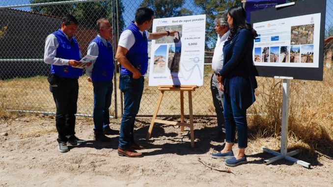 Supervisa Leo Montañez Línea de Conducción de agua potable en Lomas del Picacho