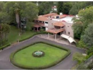 Videos | Así era la lujosa residencia de Silvano Aureoles, con búnker, helipuerto y piscina