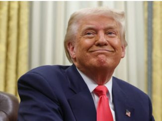 Trump promete "billones" a Groenlandia pero "apoyará" lo que decida sobre su futuro