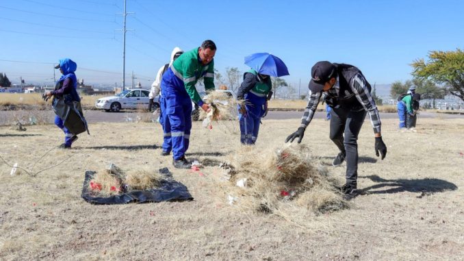 Mega Operativo de desmalezado y limpieza en el fraccionamiento Pensadores Mexicanos