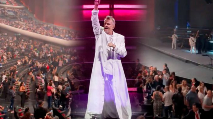 Videos | Sismo interrumpe el concierto de Miguel Bosé