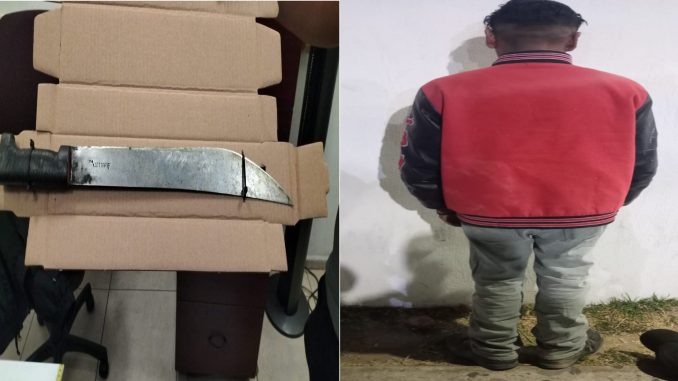 Con un machete de aproximadamente 60 centímetros de largo, una persona del sexo masculino fue detenida en el fraccionamiento Periodistas por Policías de la SSPM de Aguascalientes