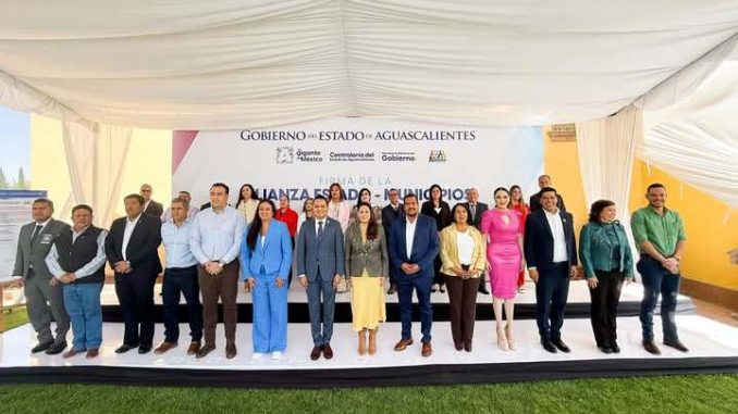 Gobernadora Tere Jiménez firma la Alianza Estado-Municipios