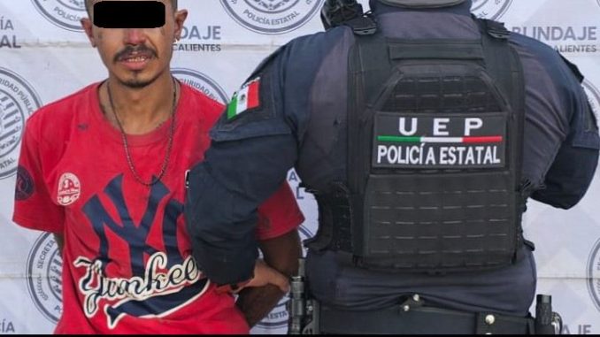 Detienen a una persona por posesión de arma prohibida