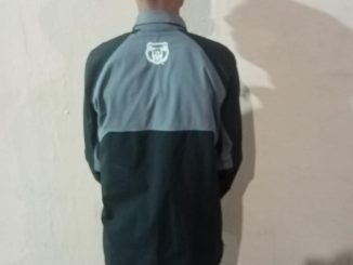 Policías de la SSPM de Aguascalientes aseguran a una persona en Lomas del Ajedrez, por contar con una orden de aprehensión por el delito de robo calificado
