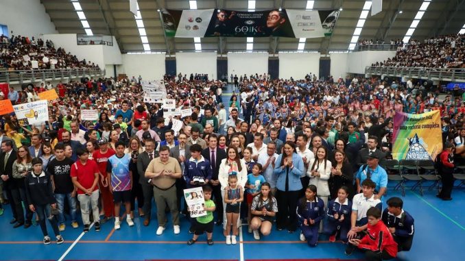 Entrega Gobernadora Tere Jiménez material deportivo a selecciones estatales que participarán en los Nacionales CONADE