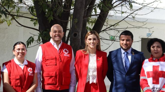 SSPE entrega equipos de comunicación táctica a la Cruz Roja