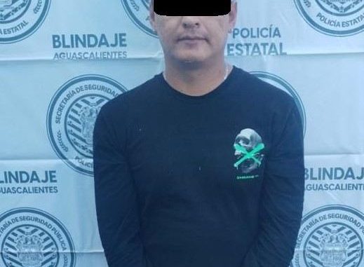 Policías Estatales detienen a un sujeto en posesión de envoltorios con droga