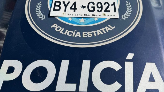 Policía Estatal asegura vehículo con placas sobre puestas