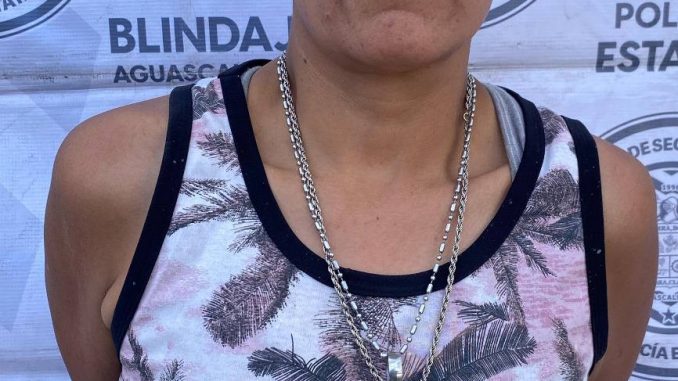 Policías Estatales detienen a una Mujer en posesión de droga