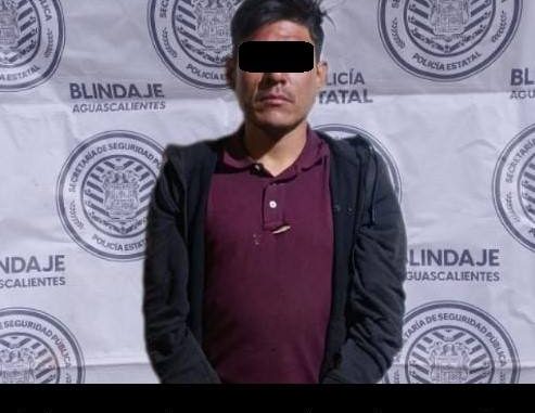 Policía Estatal detiene a sujeto por posesión de drogas