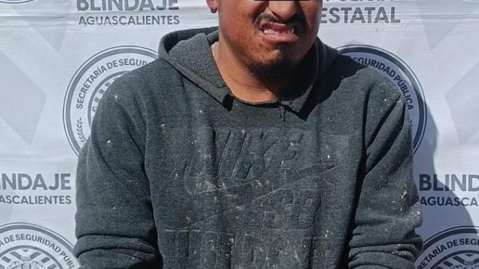 Policía Estatal de Carreteras detienen a un sujeto con Licencia Falsa