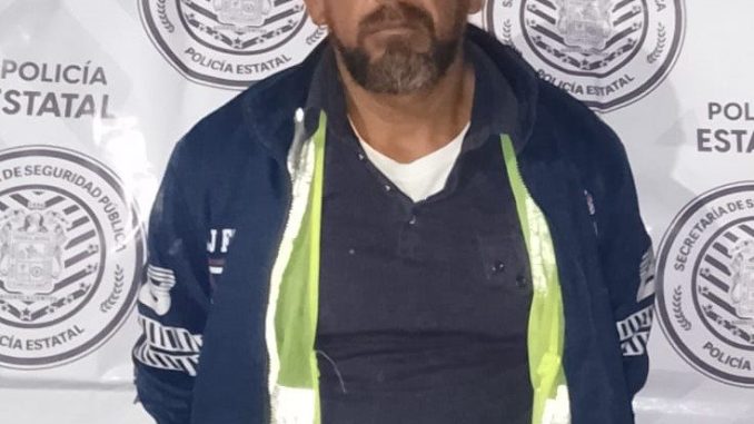 Unidad Canina K9 de la Policía Estatal detiene a una persona en posesión de droga