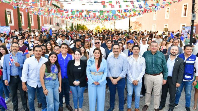 Gobernadora Tere Jiménez conecta a la juventud de Aguascalientes con el Mundo al entregar 500 Becas de Movilidad Internacional