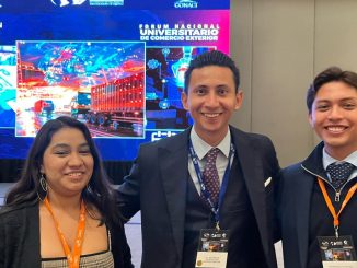Destacan estudiantes de Comercio Internacional en Maratón del COMCE