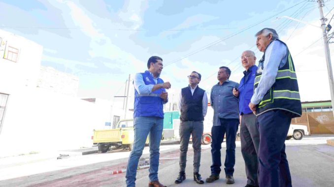 Supervisa Leo Montañez rehabilitación de alcantarillado sanitario en la colonia del Carmen