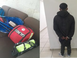 Policías de la SSPM de Aguascalientes detienen a una persona en Potreros del Oeste, luego de despojar de sus pertenencias a paramédicos de la Cruz Roja
