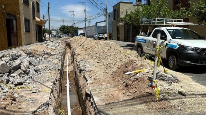 Realiza MIAA obra de agua potable en el fraccionamiento Villa Jardín