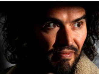 Acusan al actor británico Russell Brand de violación y agresión sexual 