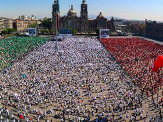 Sheinbaum encabeza Clase nacional de boxeo en el Zócalo