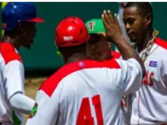 Desertan dos talentosos peloteros cubanos en México