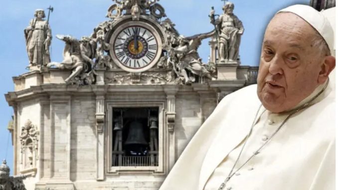 Las campanas de San Pedro del Vaticano y de la Catedral Metropolitana tocan la muerte de Francisco