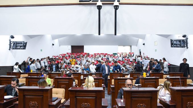 Establece Congreso de Aguascalientes el reconocimiento Constitucional a las actividades como la Tauromaquia, Charrería y los Gallos de la FNSM