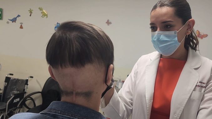 Niña con cáncer cerebral se recupera en el OncoCREAN del IMSS Aguascalientes