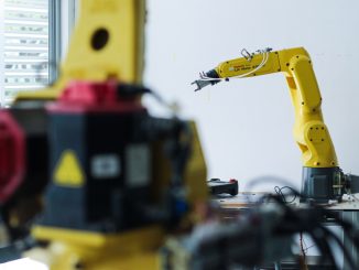 Docente de la UAA explica cómo la automatización transformará el futuro de la industria