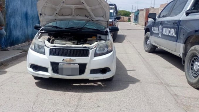 Policías Estatales aseguran vehículo con alteraciones