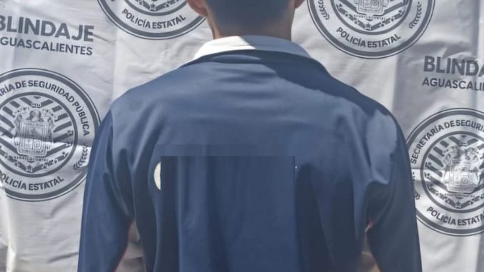 Policía Estatal detiene a persona por uso de Licencia de conducir Falsa